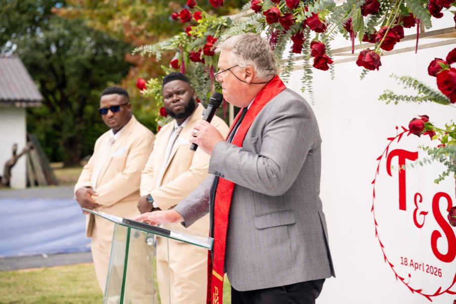 Wedding ceremony by Dr. Gerrit Rademeyer in Trompsburg
